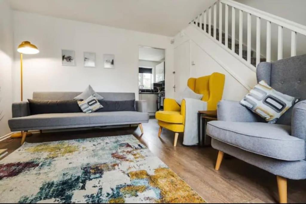 Newly Renovated House Near Trafford Centre Villa Манчестър Екстериор снимка