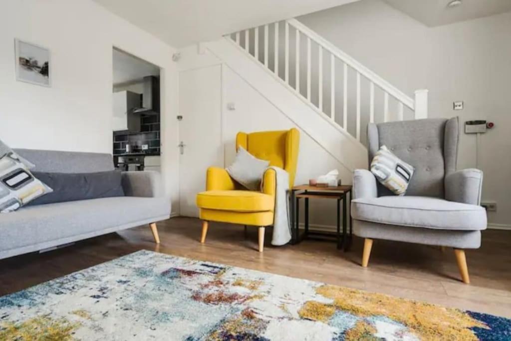 Newly Renovated House Near Trafford Centre Villa Манчестър Екстериор снимка